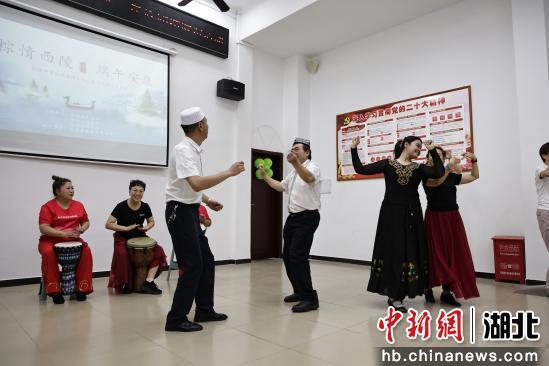 宜昌市西陵區(qū)各族群眾多形式樂(lè)享文化盛宴