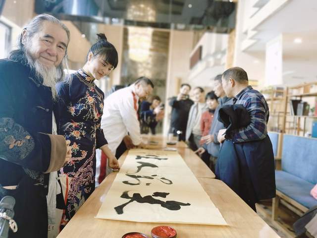 首屆一品天下三月三書(shū)畫(huà)藝術(shù)節(jié)隆重舉行，共促文化藝術(shù)交流